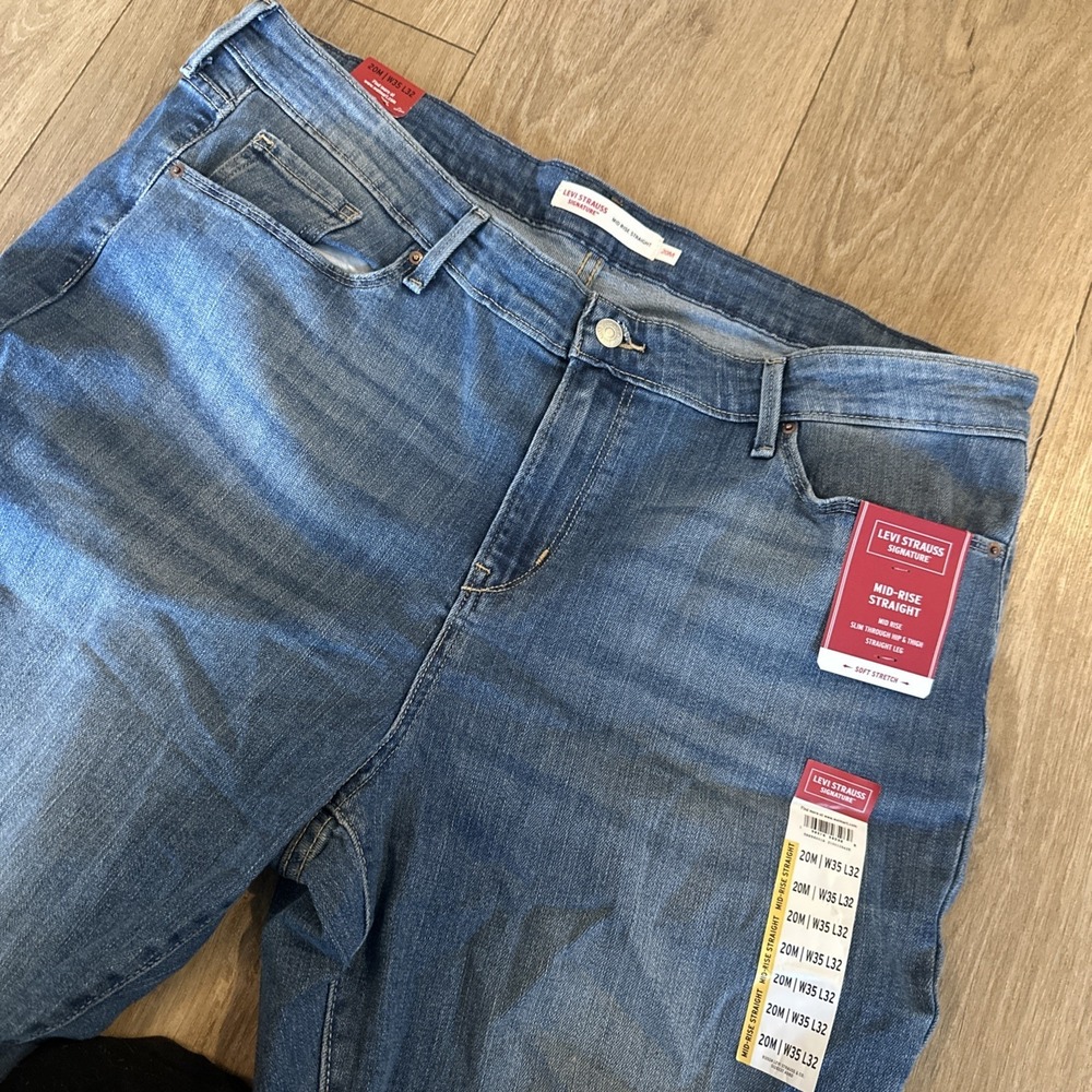 Levi Strauss Signature Mid Rise Straight Leg Jeans Size 20M Soft Stretch Denim‎